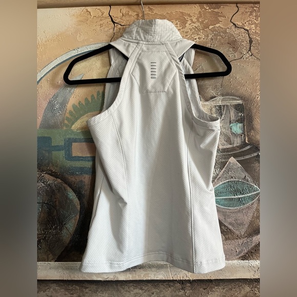 Under armour activewear Vest - Picture 6 of 6